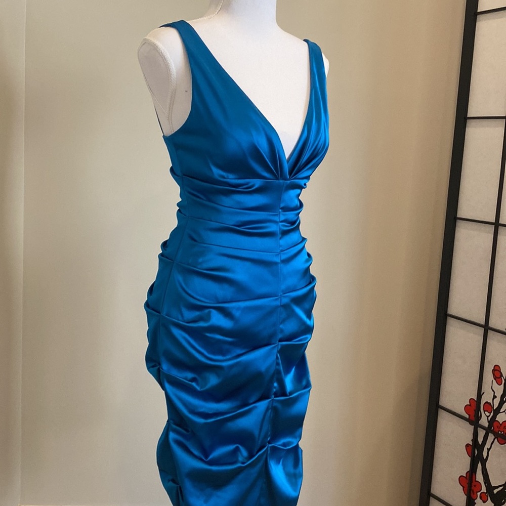 Peacock Blue Cocktail V-Neck Dress, Ruched, Form-Fitting - Picture 3 of 9